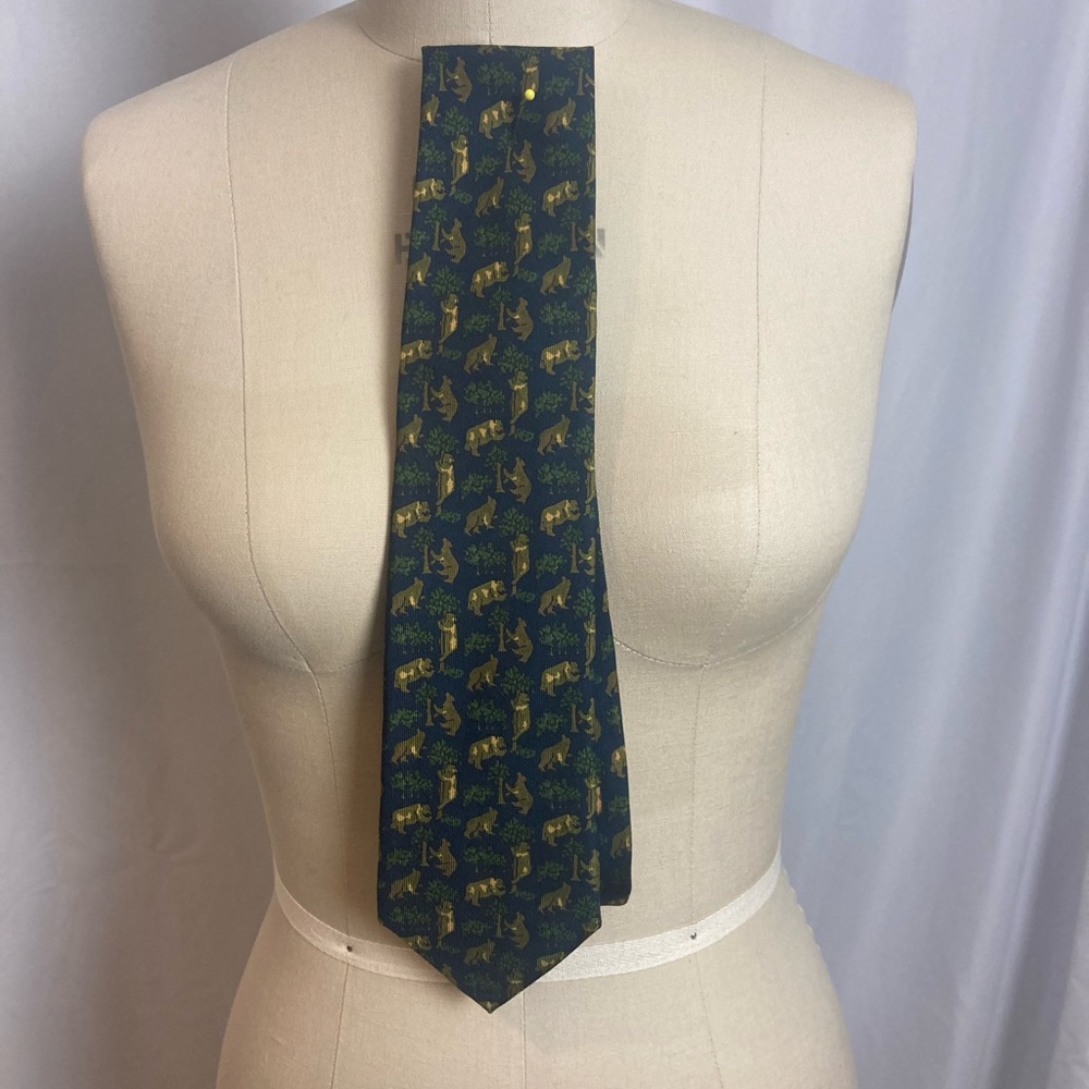 Holland & Holland vibrant silk hunting tie bears and tree print made in England